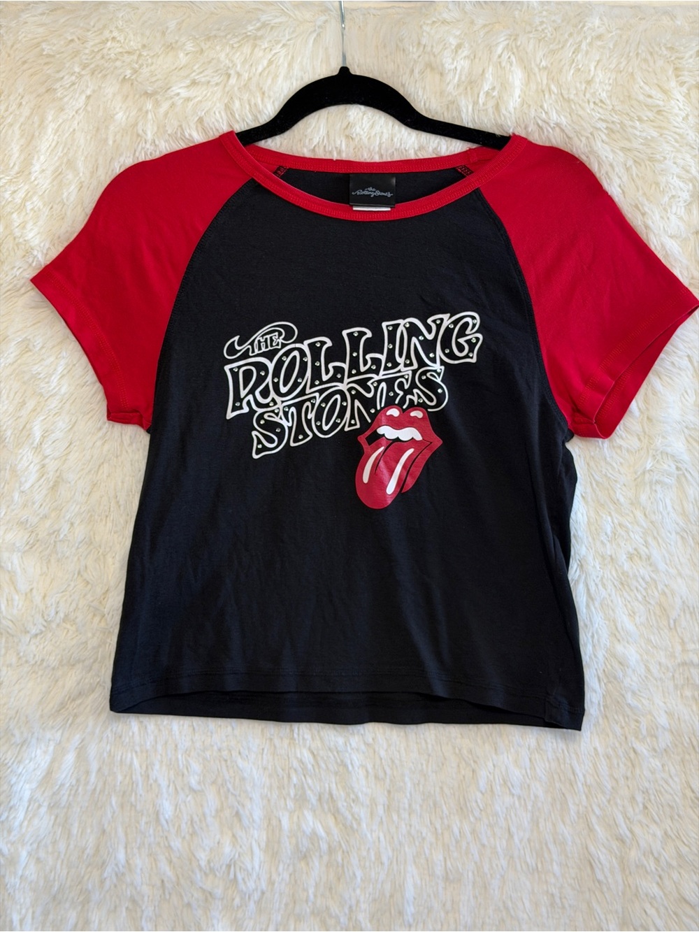 The Rolling Stones Womens Cropped Graphic Raglan Tee Size XL Black Red Cotton
